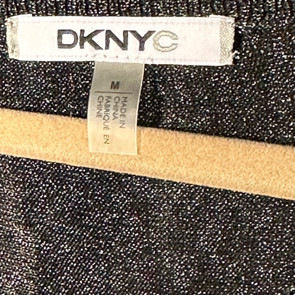 (NWT)DKNY Viscose Rayon Blouse w/fishtail hemline Color:Black /Size:M - Picture 3 of 9
